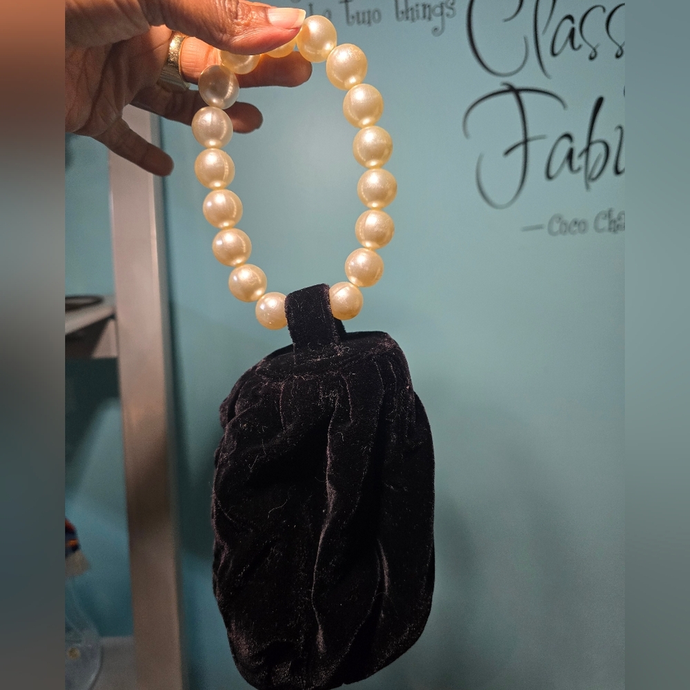 Black Velvet Wristlet Evening Bag with Pearl Handle